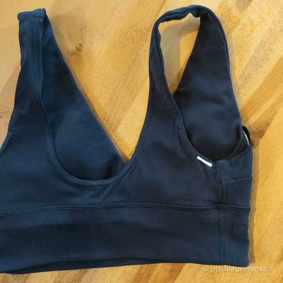 lululemon Align™ V-Neck Bra – Navy – US 6 - Picture 8 of 9